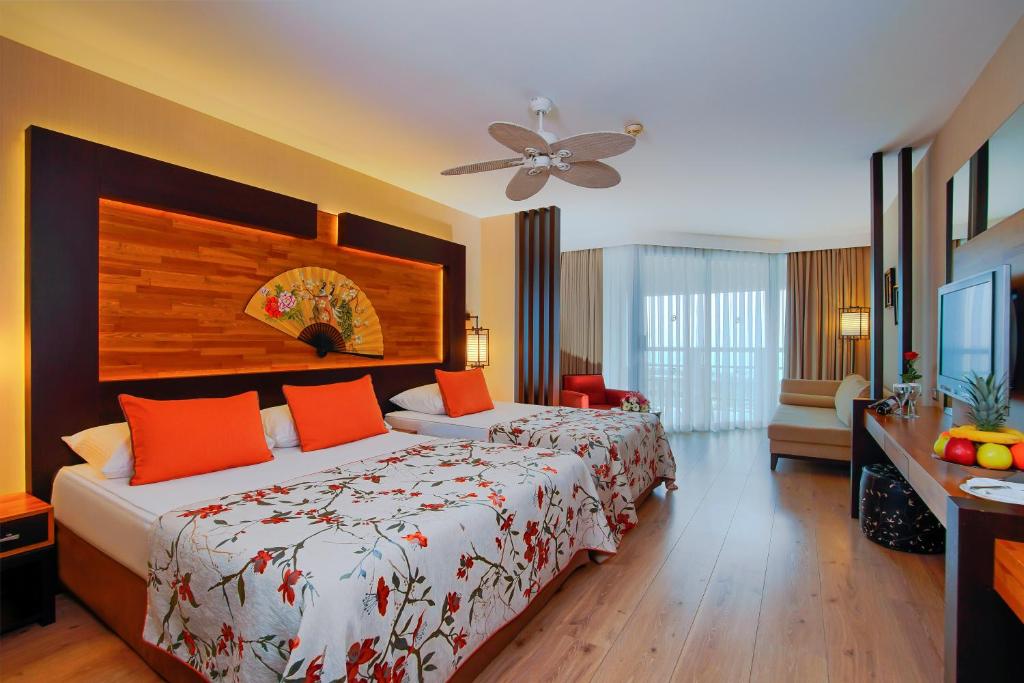 Limak Lara Deluxe Hotel & Resort Antalya