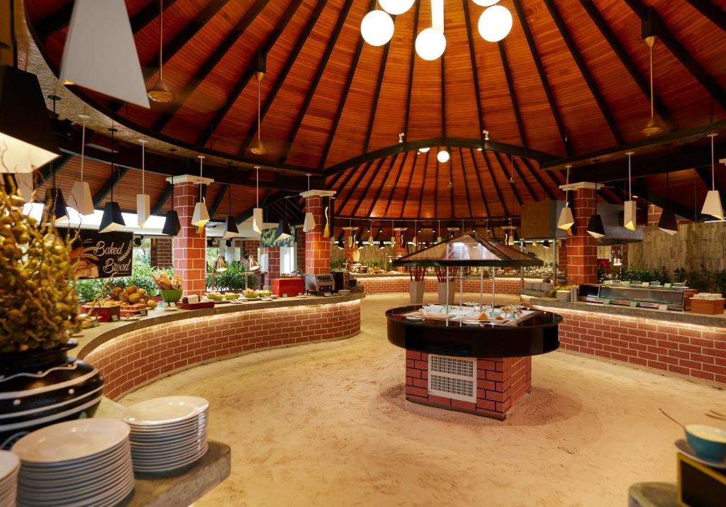 Sun Siyam Iru Fushi with Free Transfer