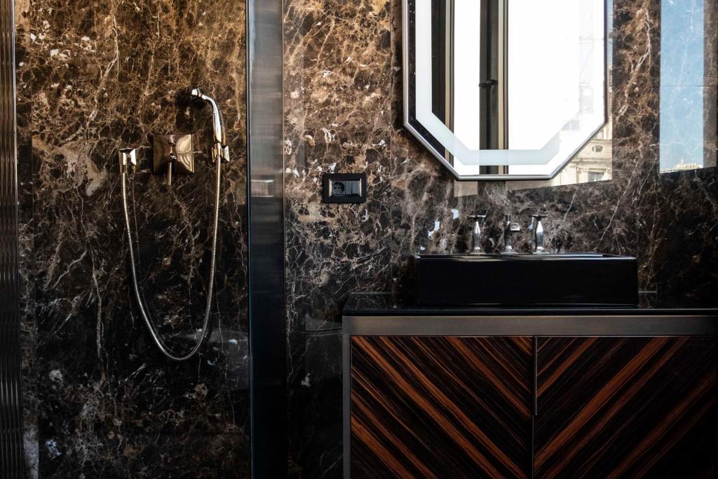 U-Visionary Roma Hotel