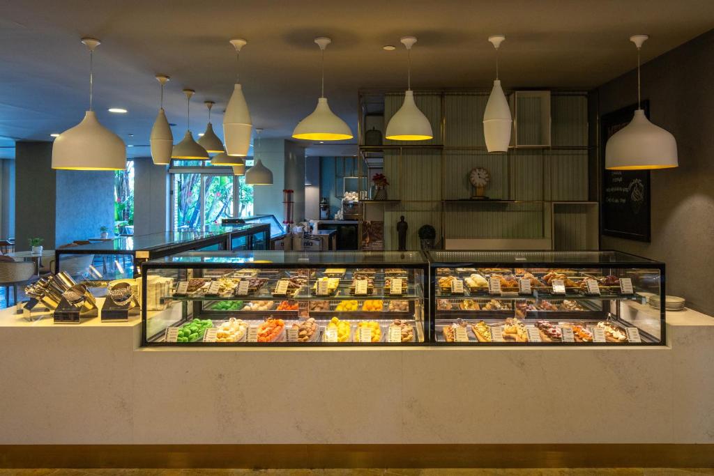 Lara Barut Collection-Ultra All Inclusive