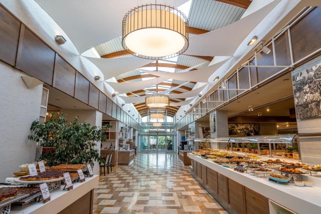 Lara Barut Collection-Ultra All Inclusive