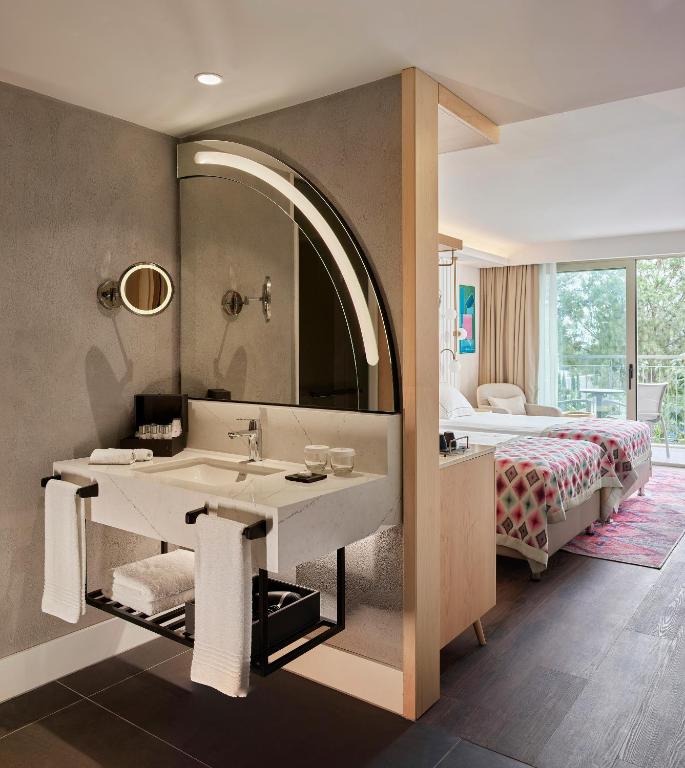 Lara Barut Collection-Ultra All Inclusive