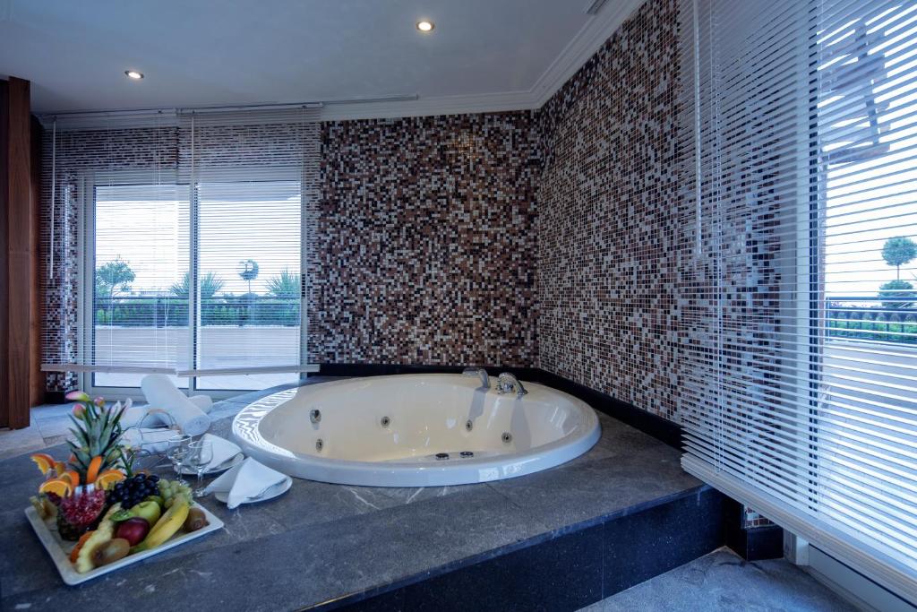 Crystal Sunset Pearl Collection — Ultimate All Inclusive