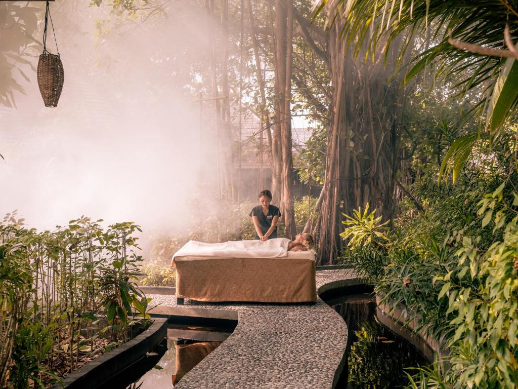 Sun Siyam Iru Fushi with Free Transfer