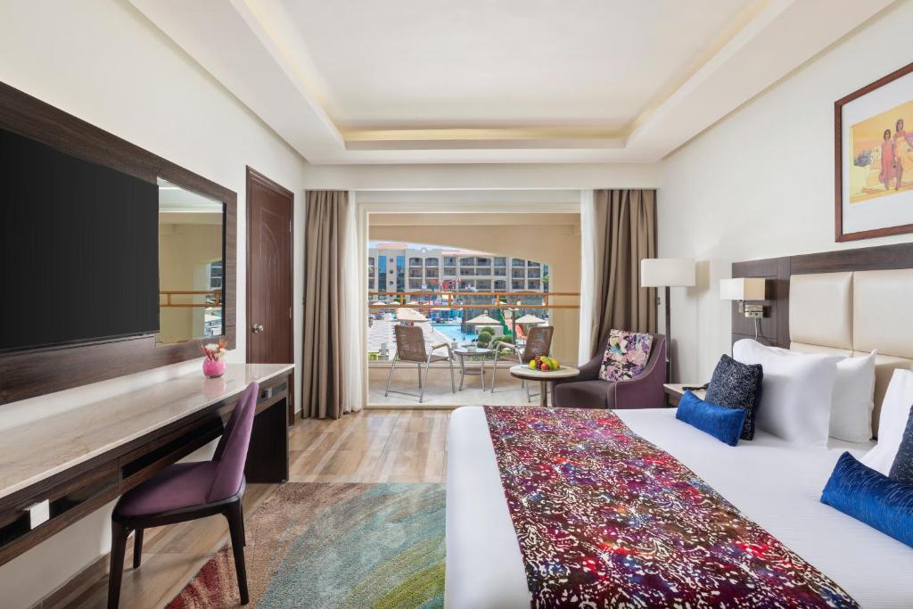 Pickalbatros White Beach Resort