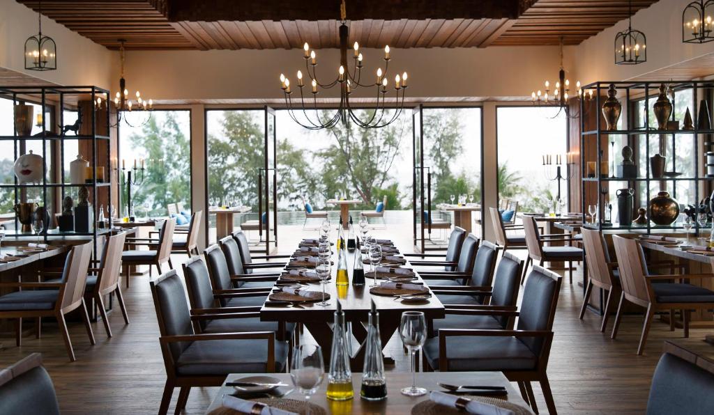 Pullman Phuket Arcadia Naithon Beach