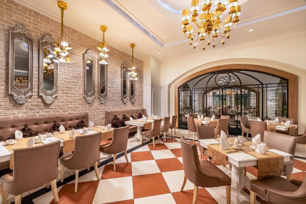 Delphin Imperial Lara