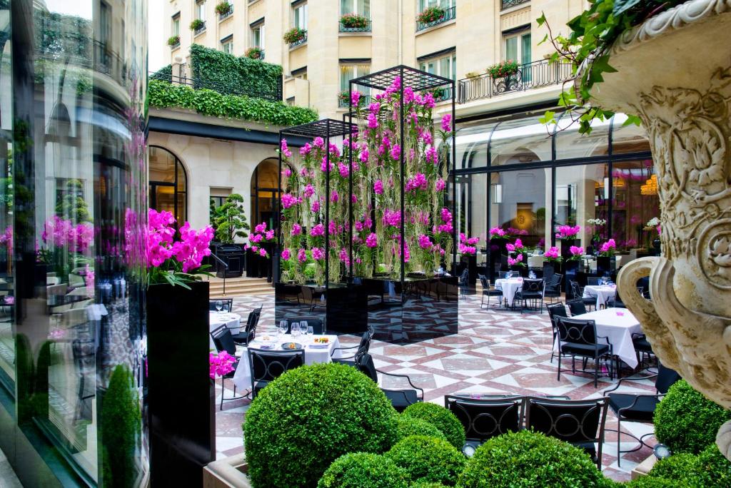 Four Seasons Hotel George V Paris