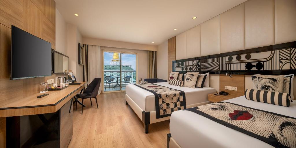 Delphin Imperial Lara