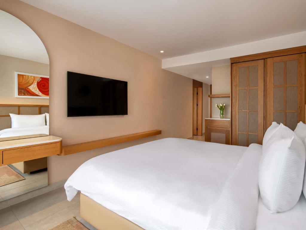 Rixos Premium Tekirova — The Land of Legends Access