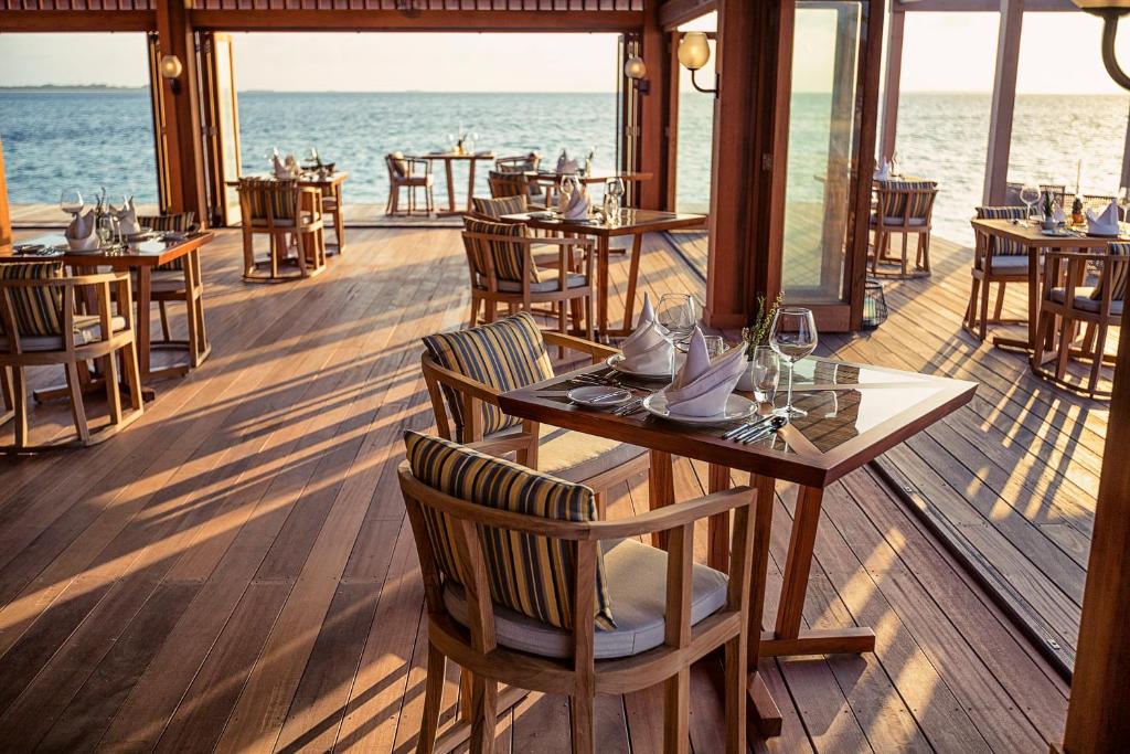 Hurawalhi Island Resort