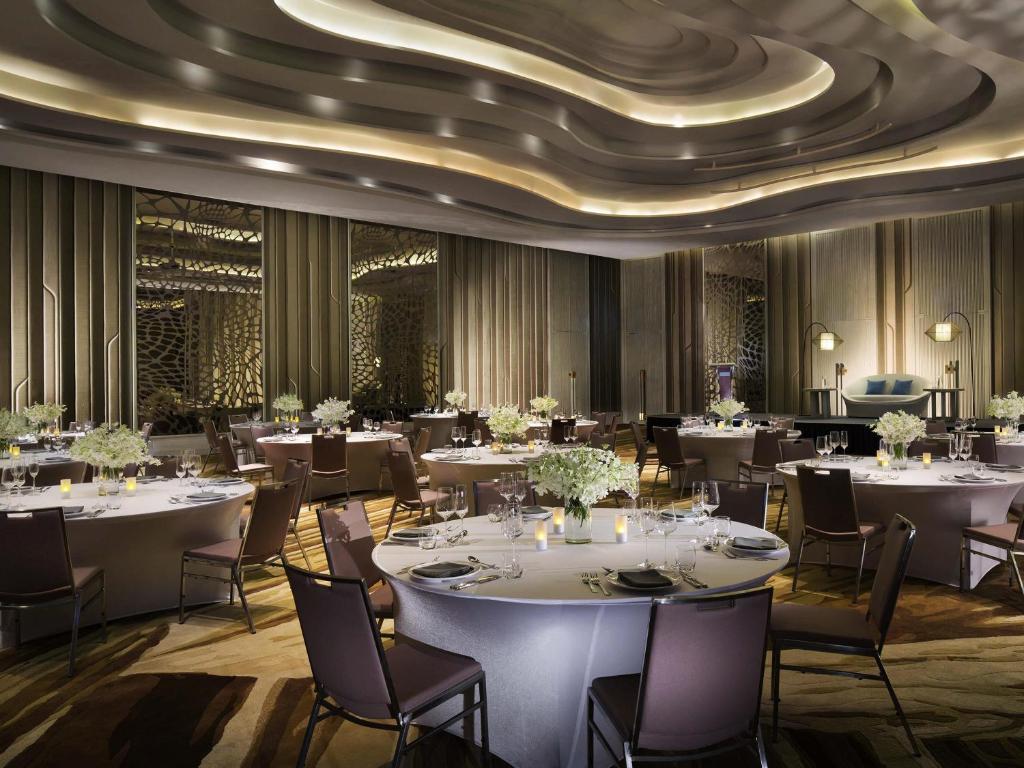 Pullman Phuket Arcadia Naithon Beach