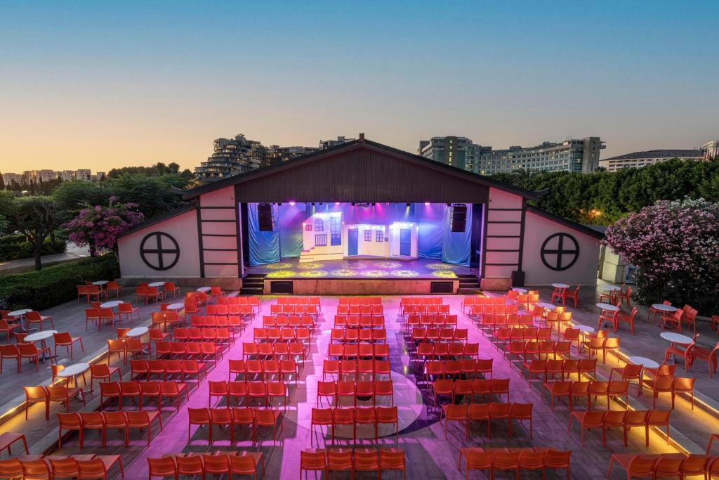 Limak Lara Deluxe Hotel & Resort Antalya