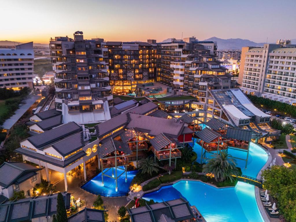 Limak Lara Deluxe Hotel & Resort Antalya