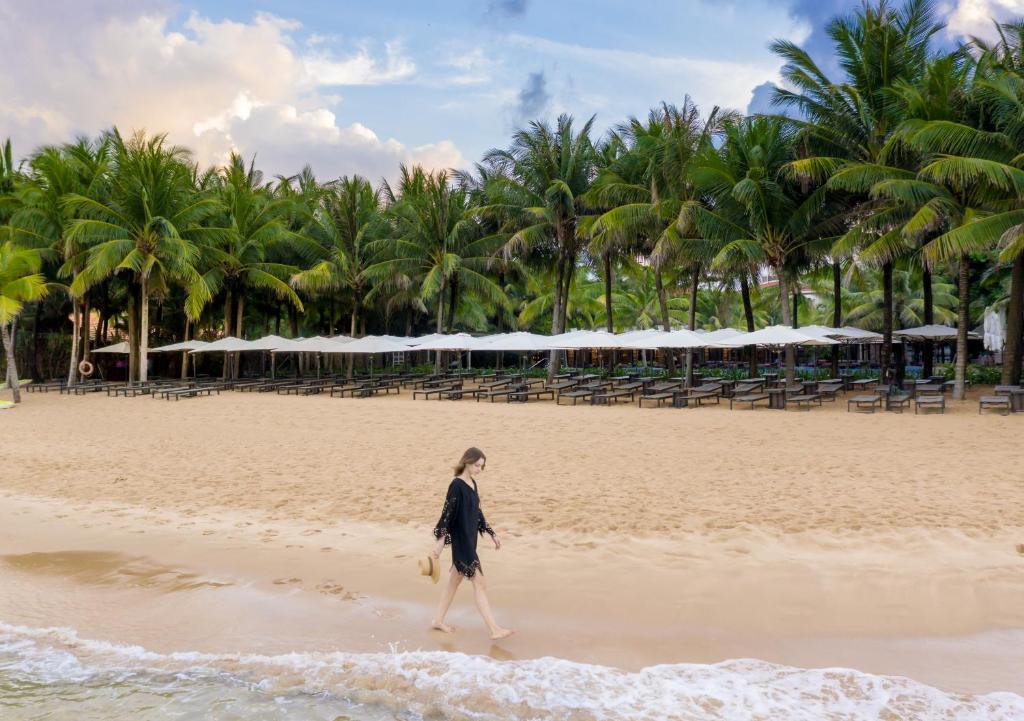 Salinda Resort Phu Quoc — Sparkling Wine Breakfast