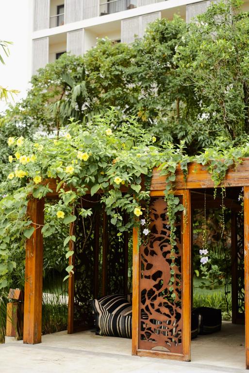 Salinda Resort Phu Quoc — Sparkling Wine Breakfast
