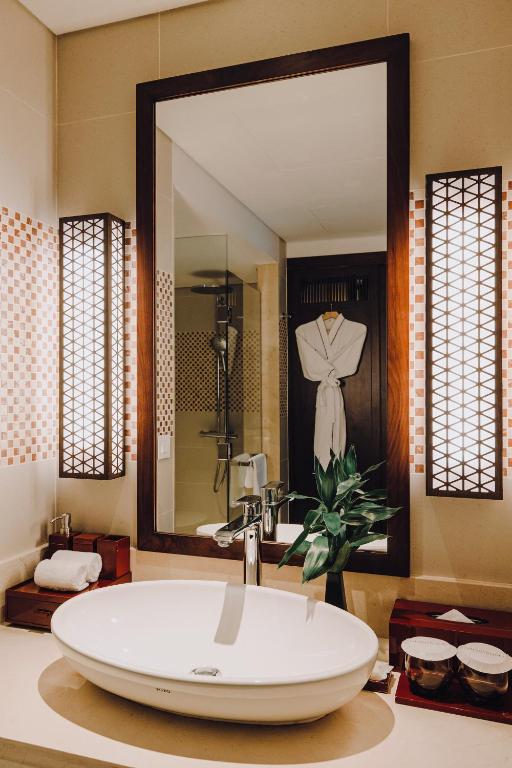 Salinda Resort Phu Quoc — Sparkling Wine Breakfast