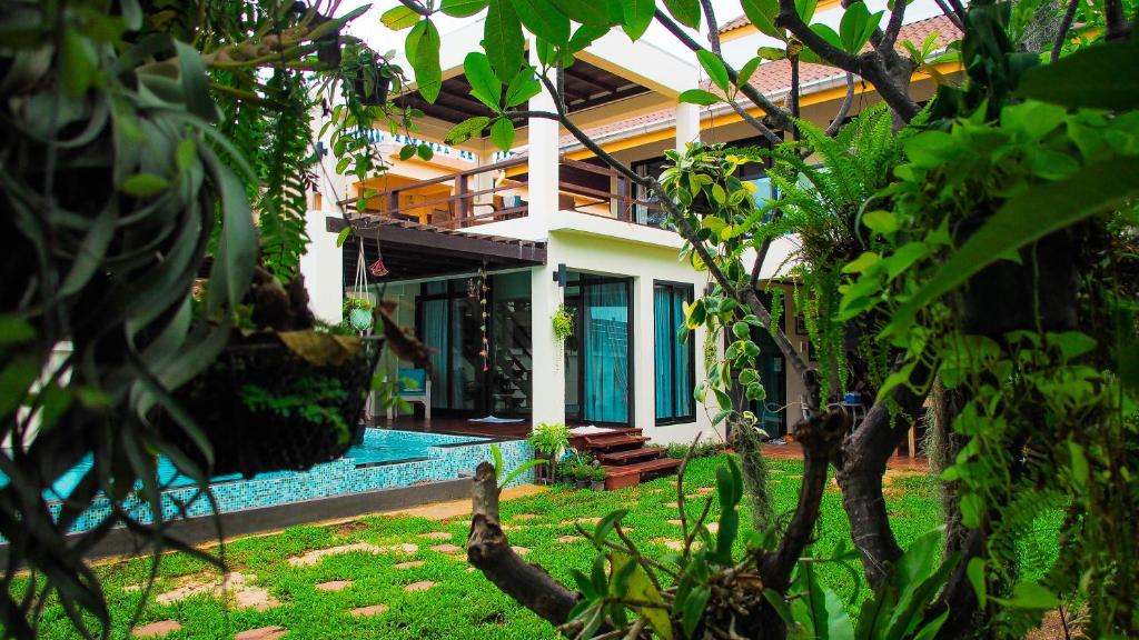 Baan SanSuk Pranburi — Beach Front & Pool Villa