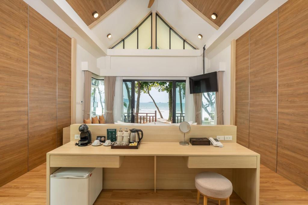 Koh Chang Paradise Resort & Spa