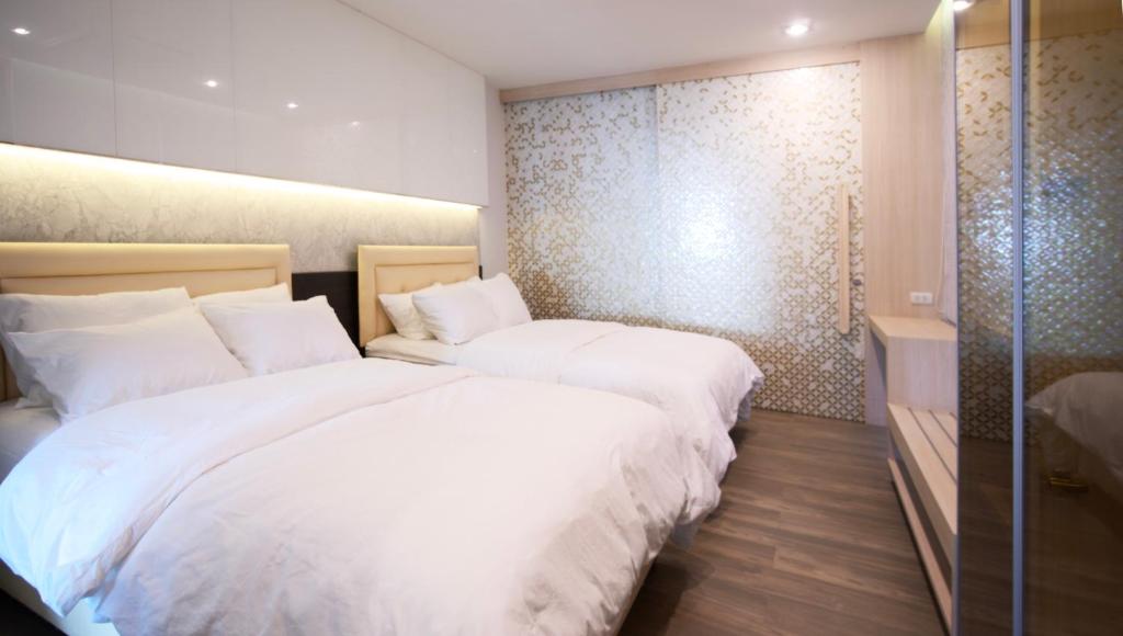 Luxurious Beachfront Pool Villa Experience, Rayong