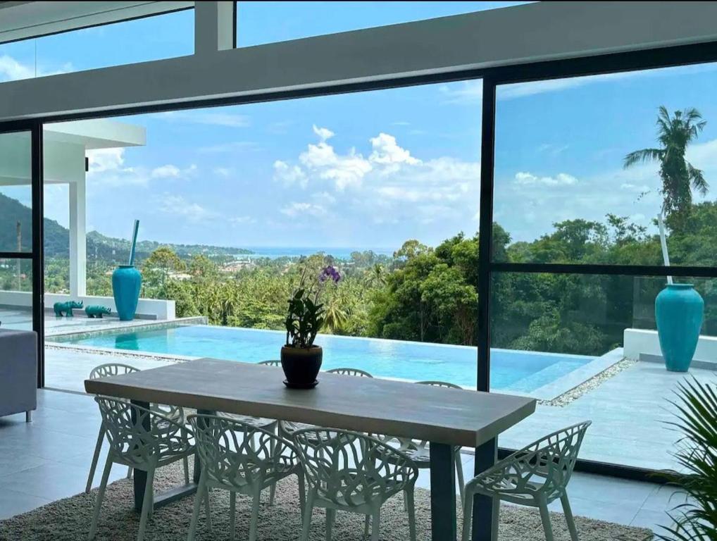 Villa CHARLOTTE — SEAVIEW 4 Bedrooms