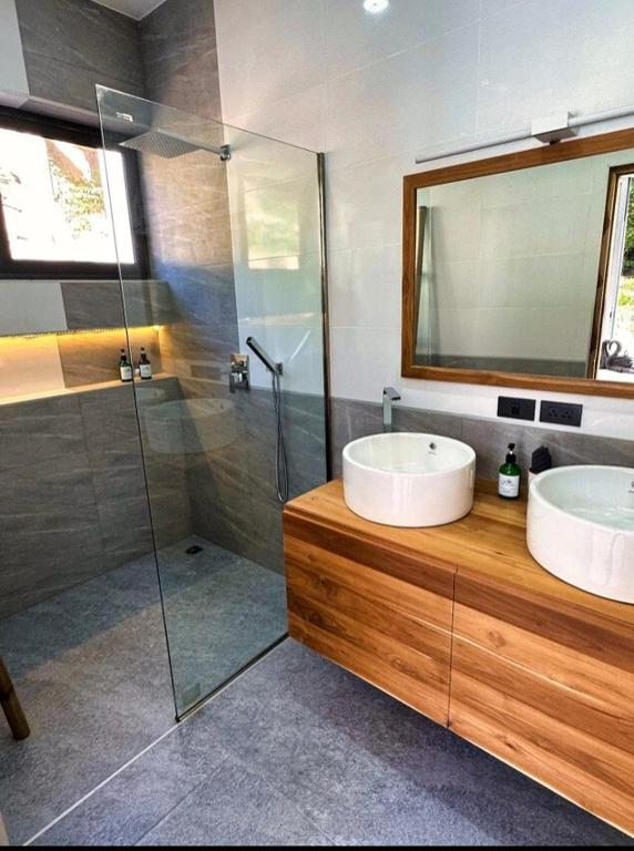 Villa CHARLOTTE — SEAVIEW 4 Bedrooms