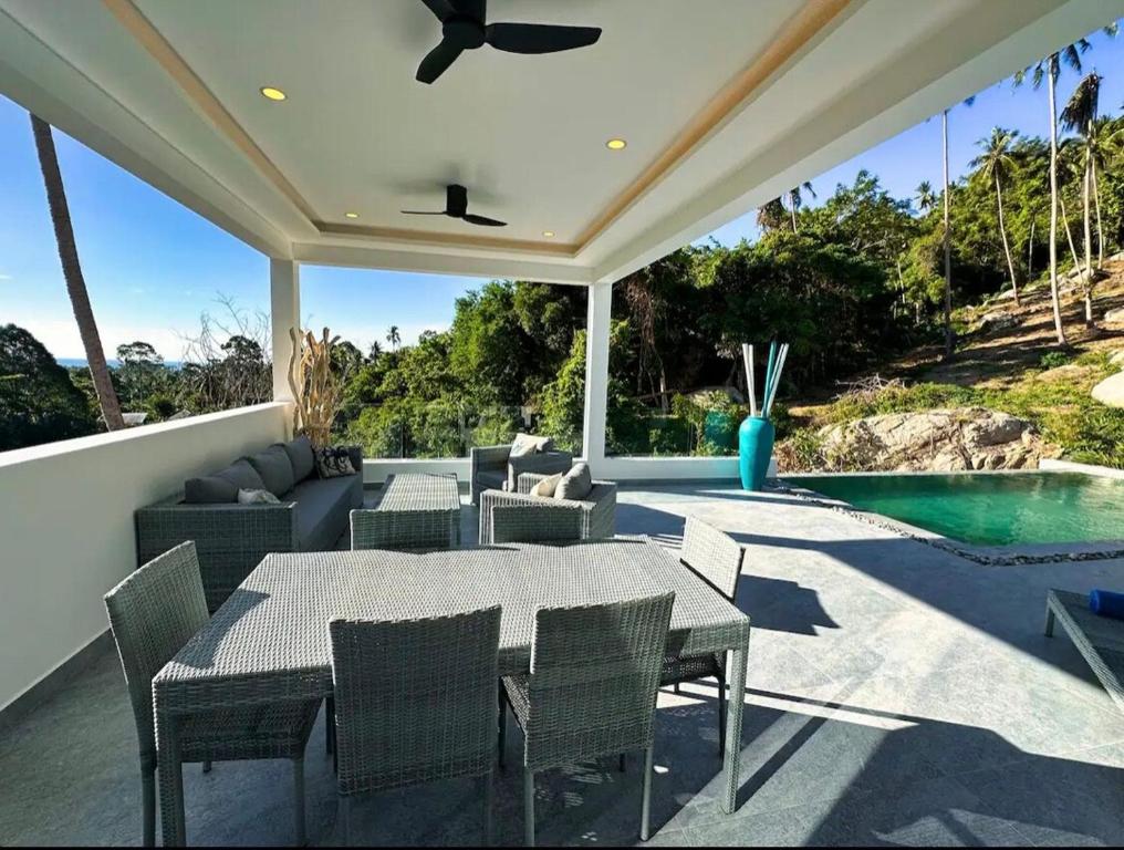 Villa CHARLOTTE — SEAVIEW 4 Bedrooms