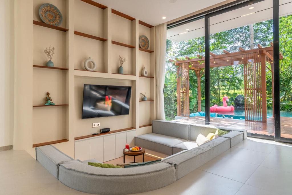 Luxury 3BR Villa With Private Rice Field View — Hubuddha III