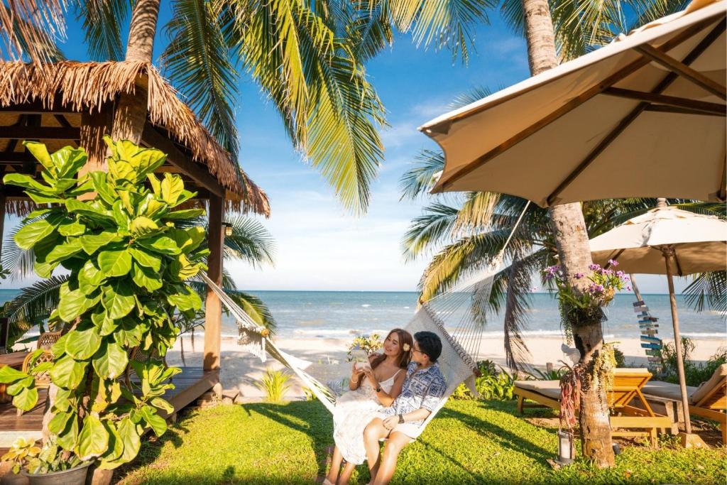 Baan SanSuk Pranburi — Beach Front & Pool Villa