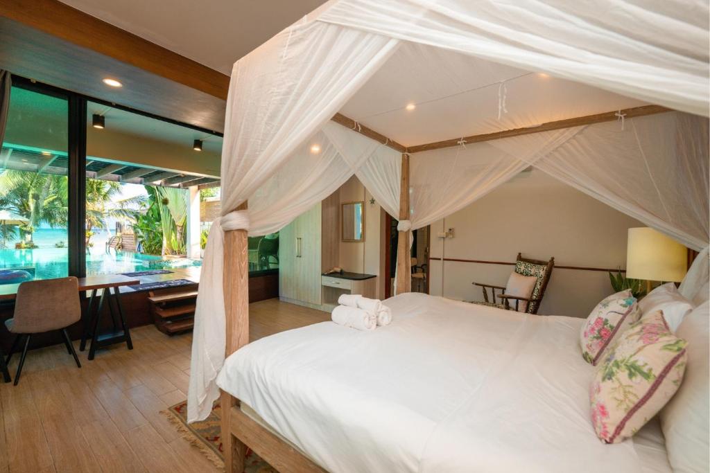 Baan SanSuk Pranburi — Beach Front & Pool Villa